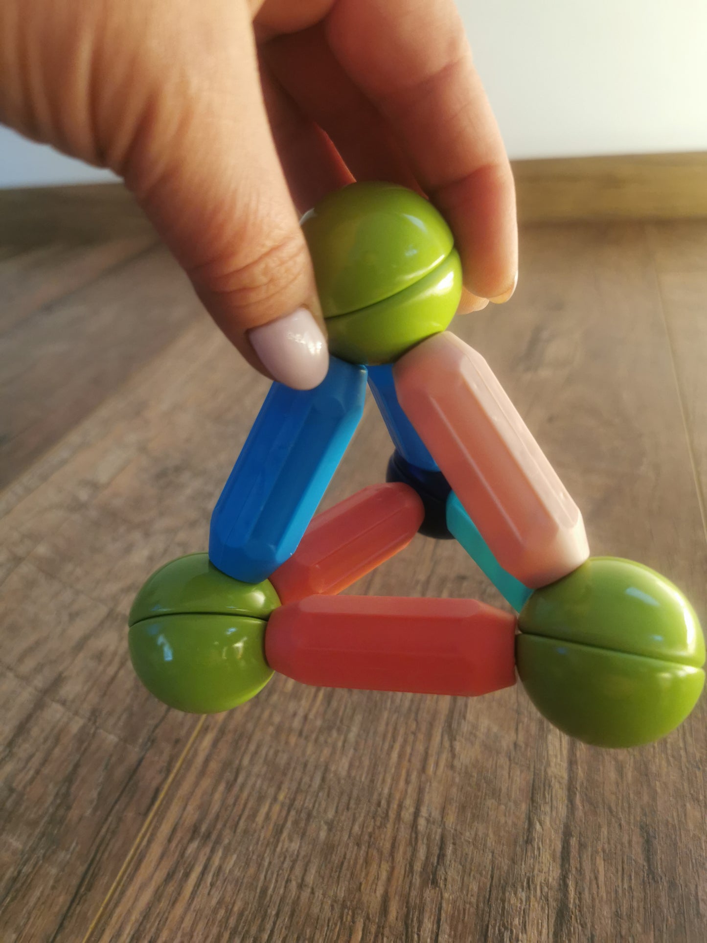 Magnetkonstruktor, 100 osa