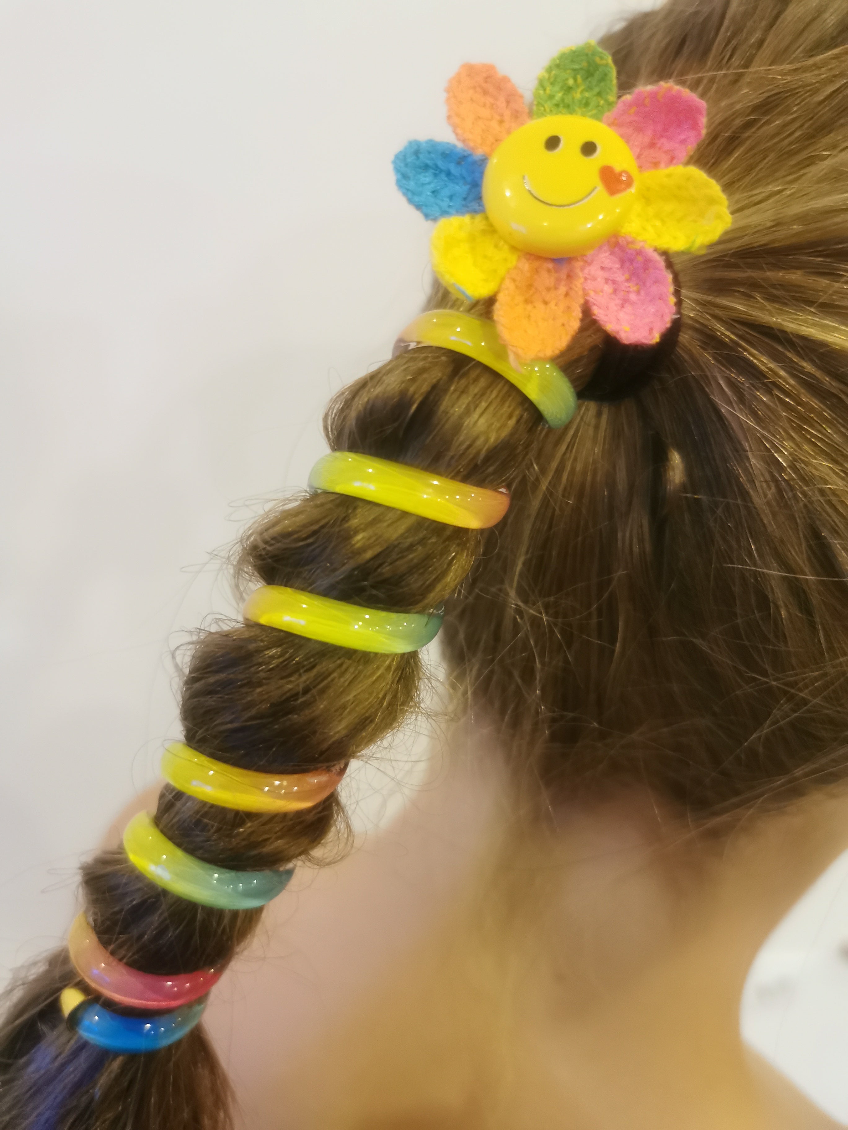 Spiraalsed kaunistused hobusesabale, 2 tk (lill/liblikas)