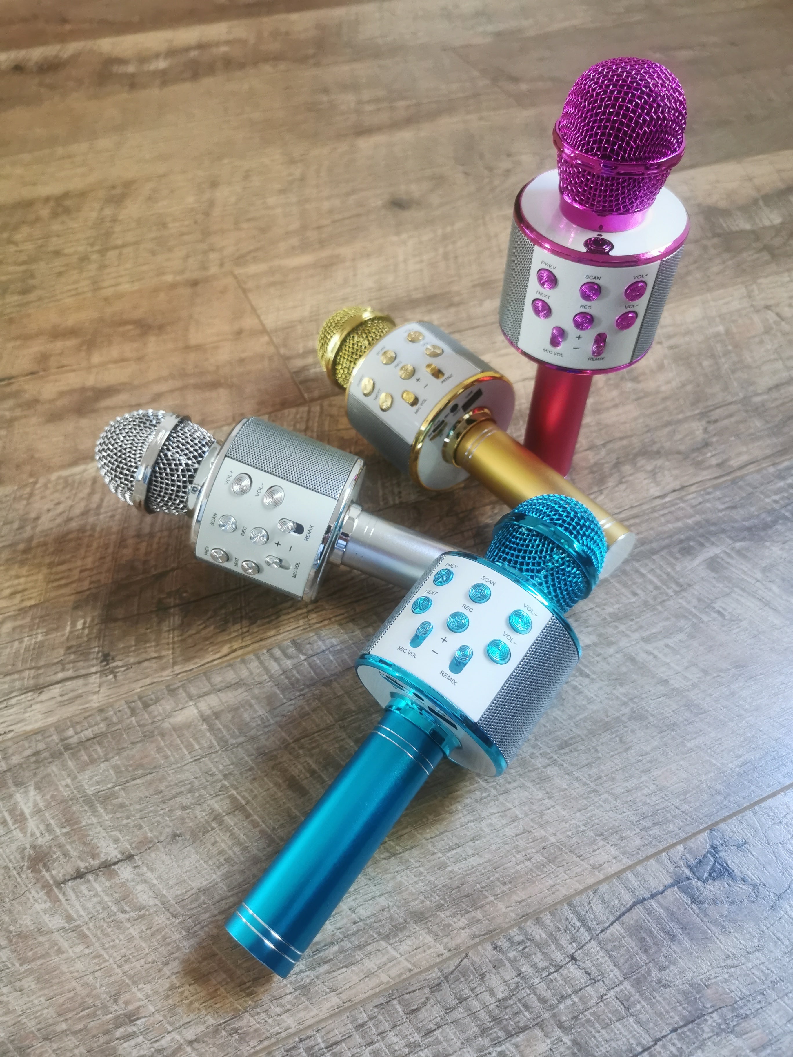 Juhtmeta karaokemikrofon