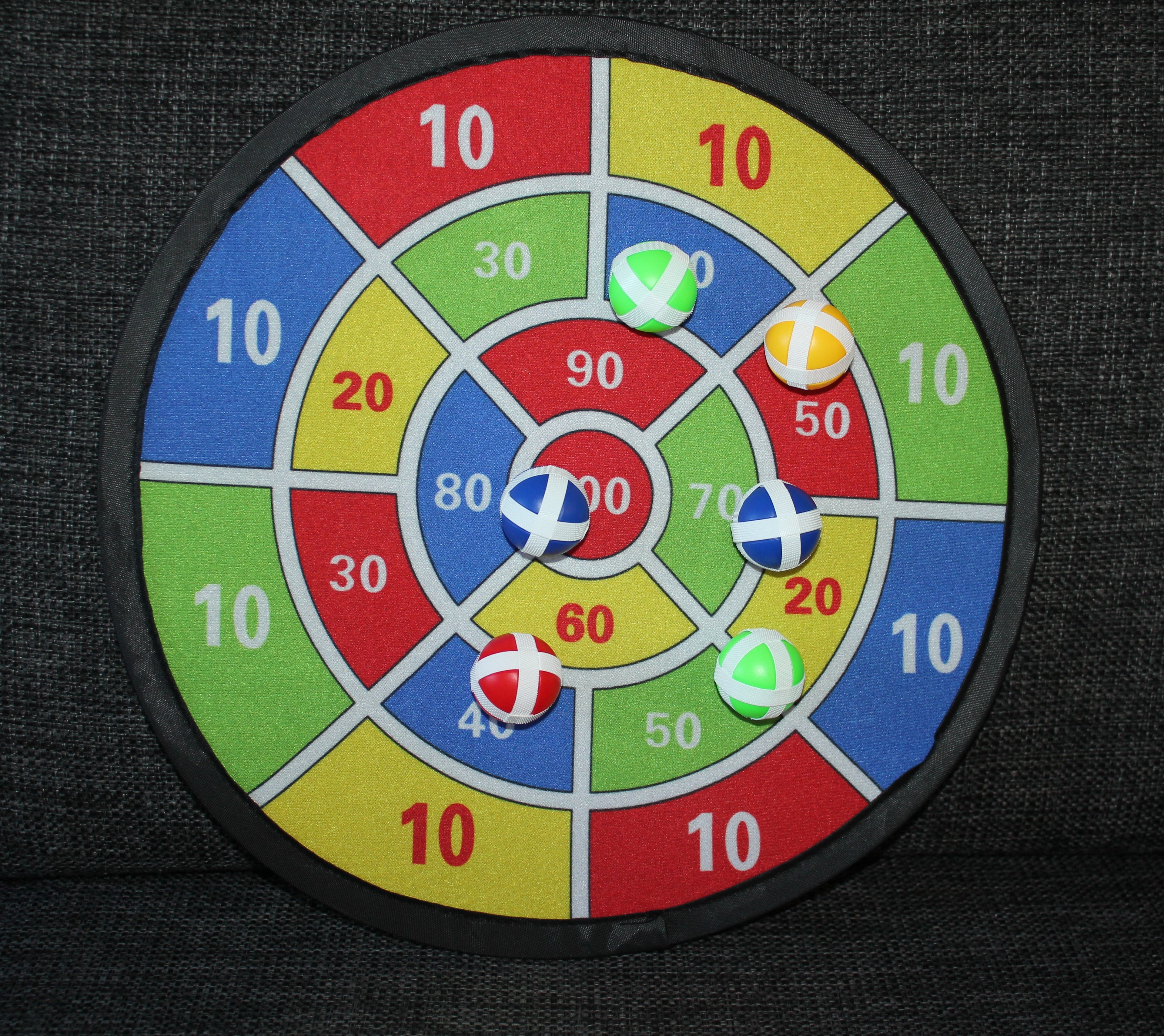 Märklaud takjapallidega