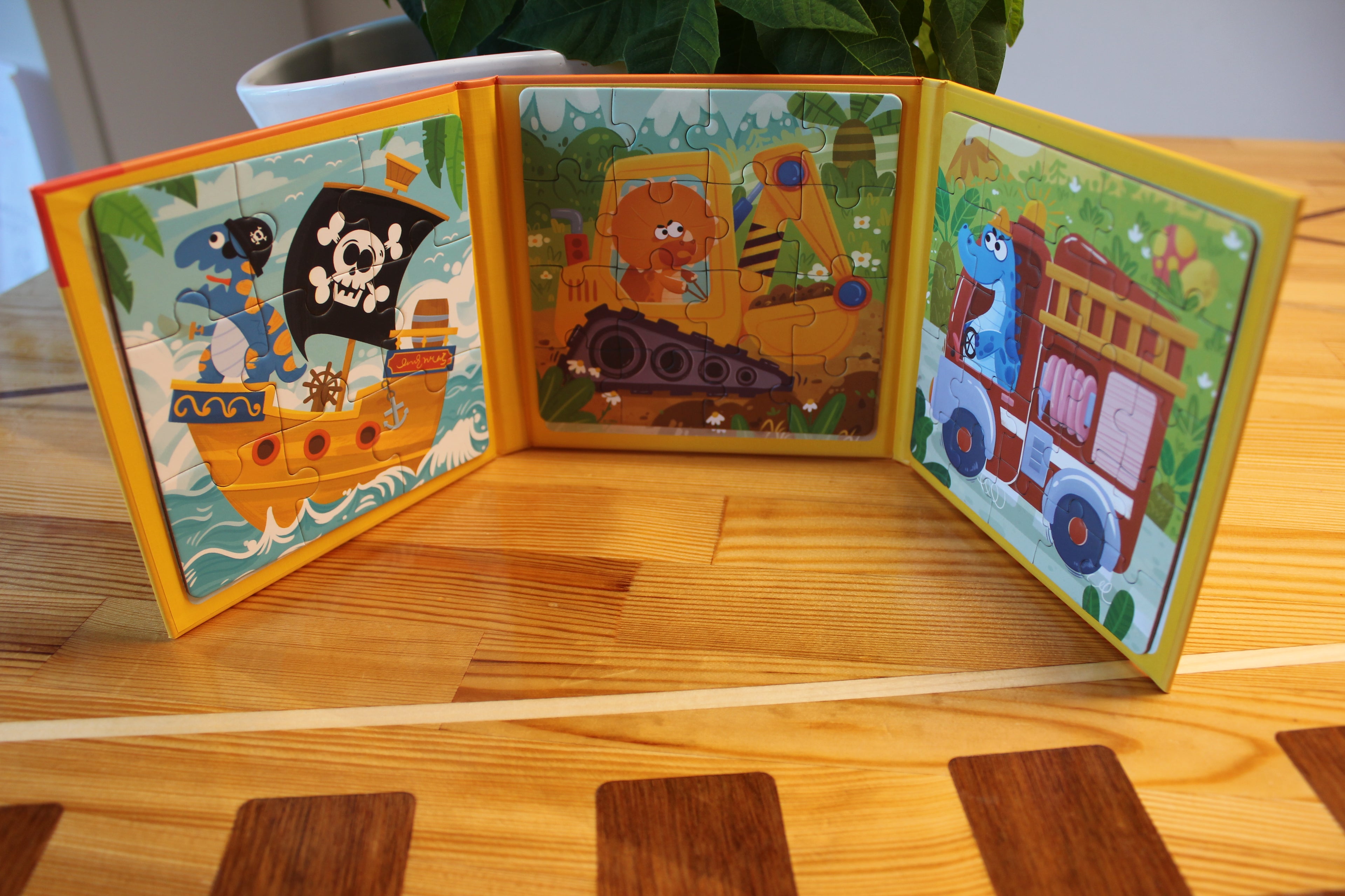 Raamatuks kokkuvolditav magnetpusle