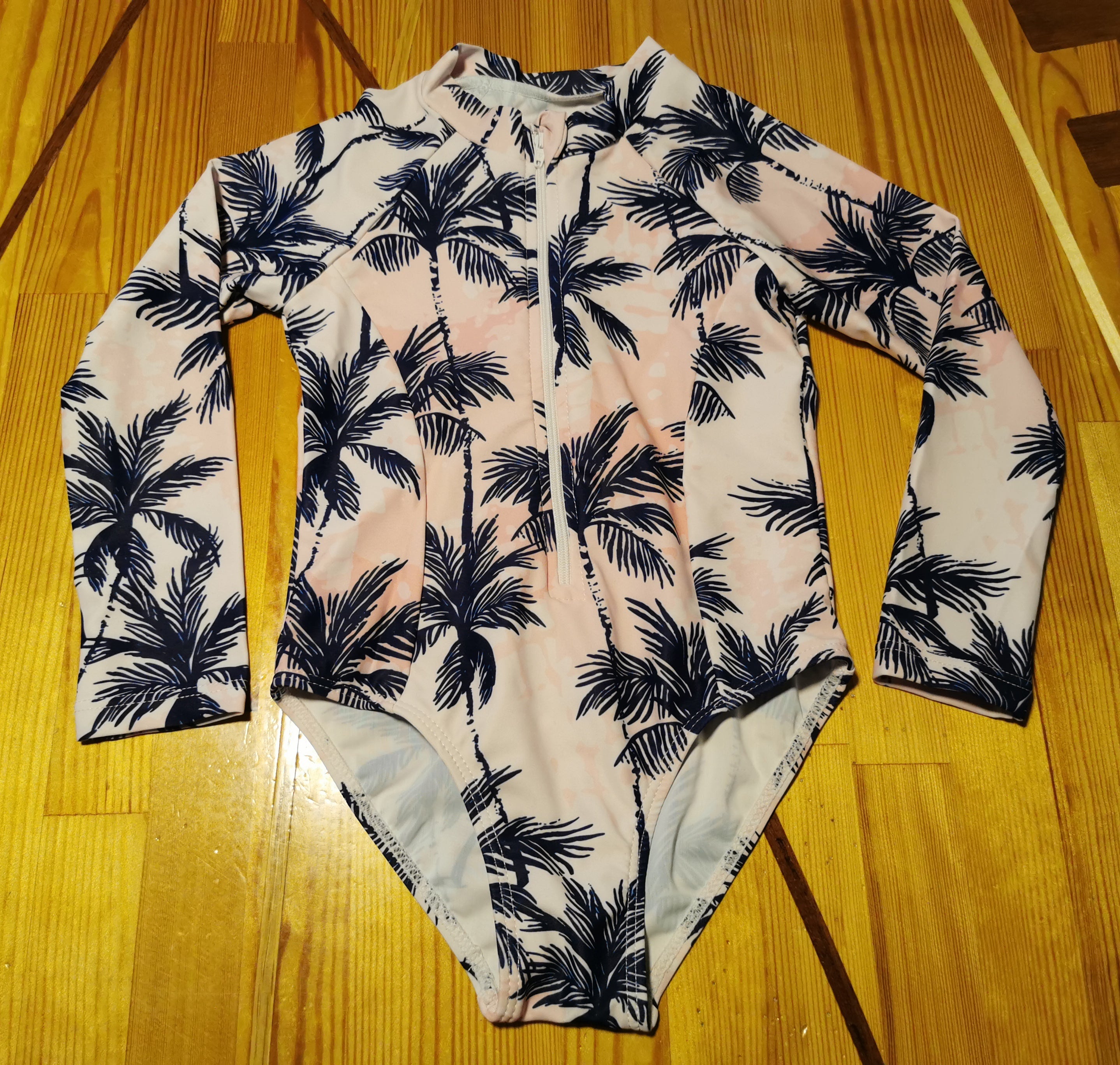 Pikkade varrukatega trikoo (palmidega)