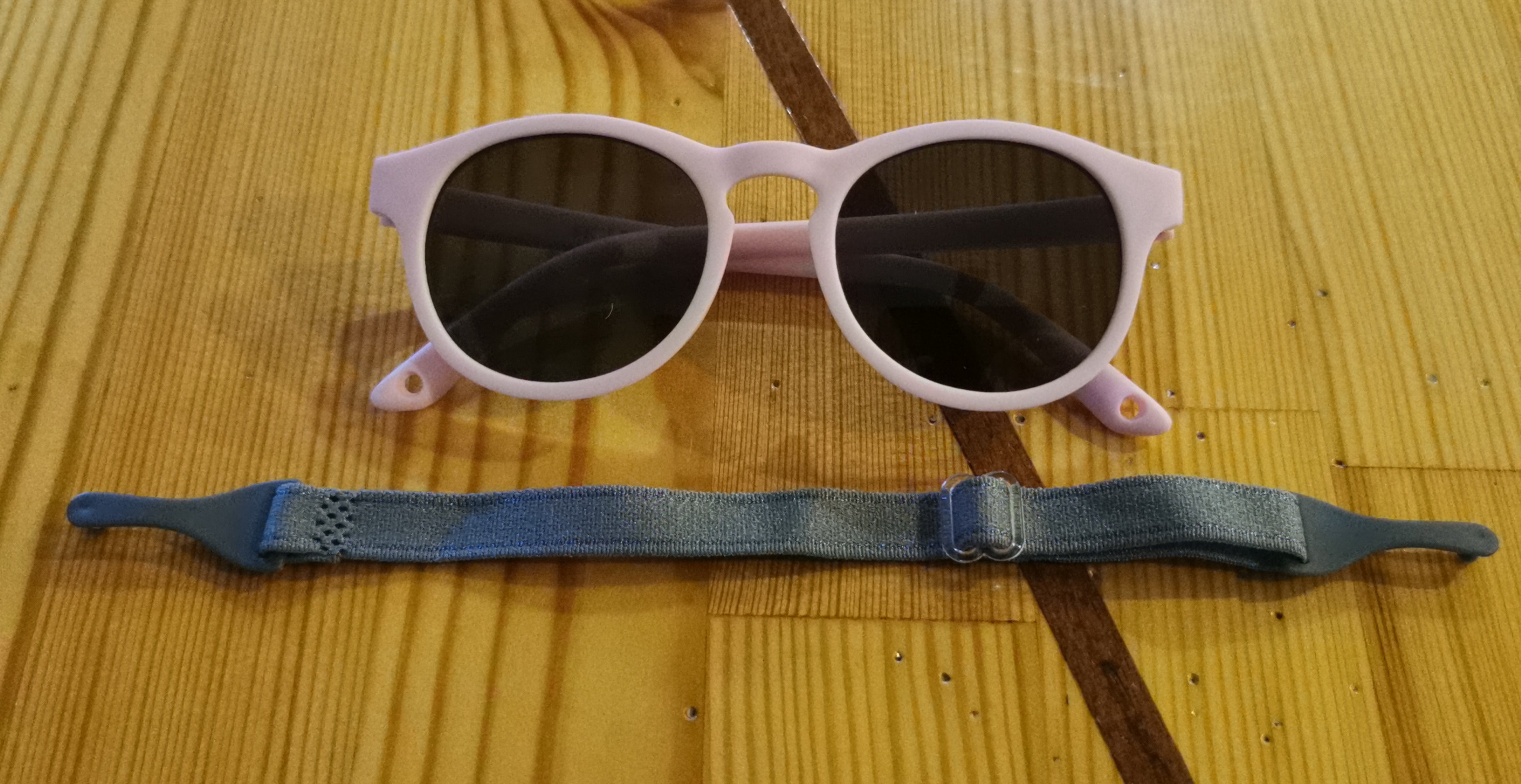 Painduva raamiga päikeseprillid kuni 3-aastastele