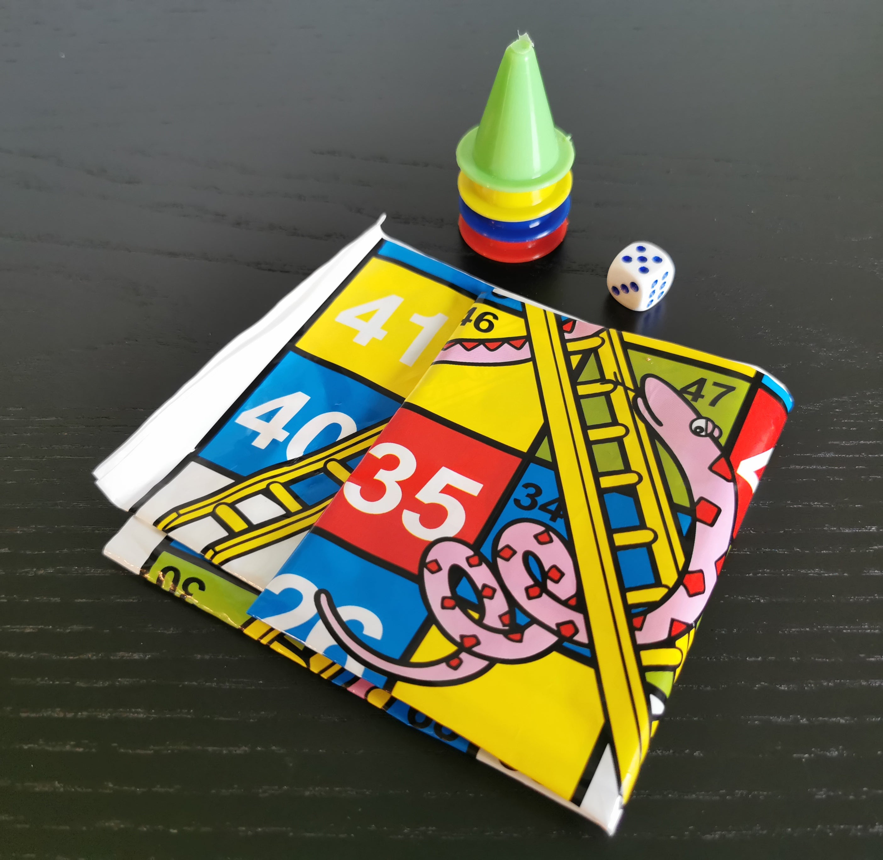 Lauamäng  "Maod ja redelid" (kokku volditav)