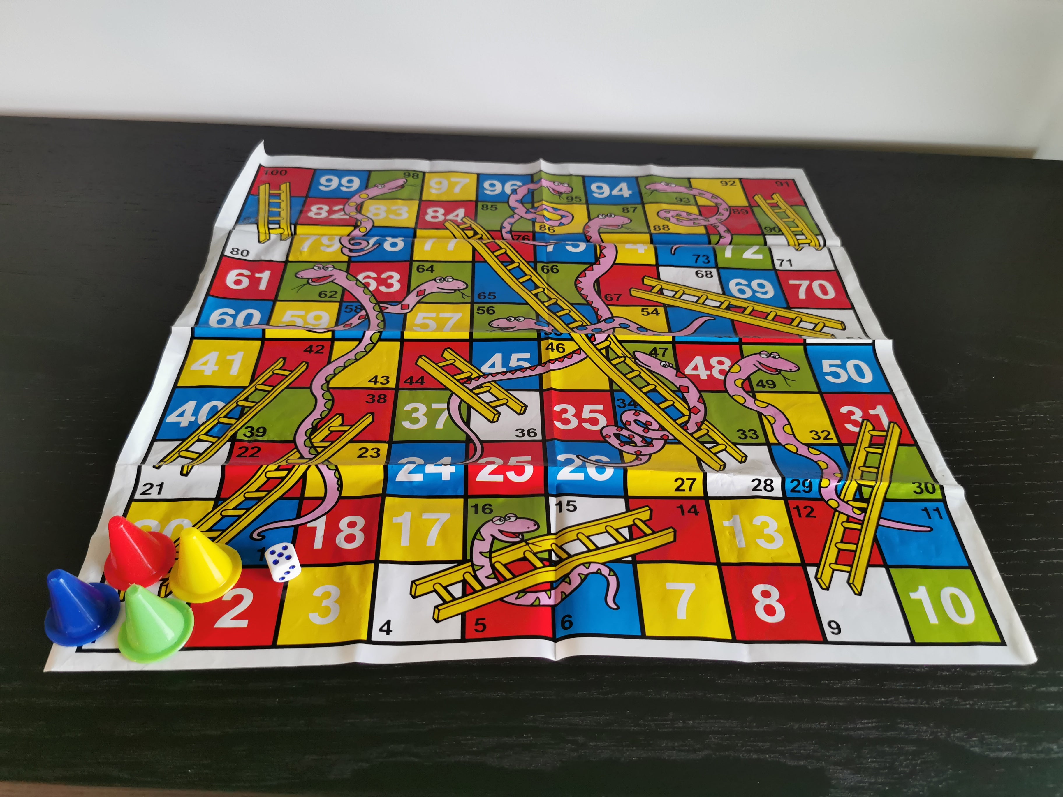 Lauamäng  "Maod ja redelid" (kokku volditav)