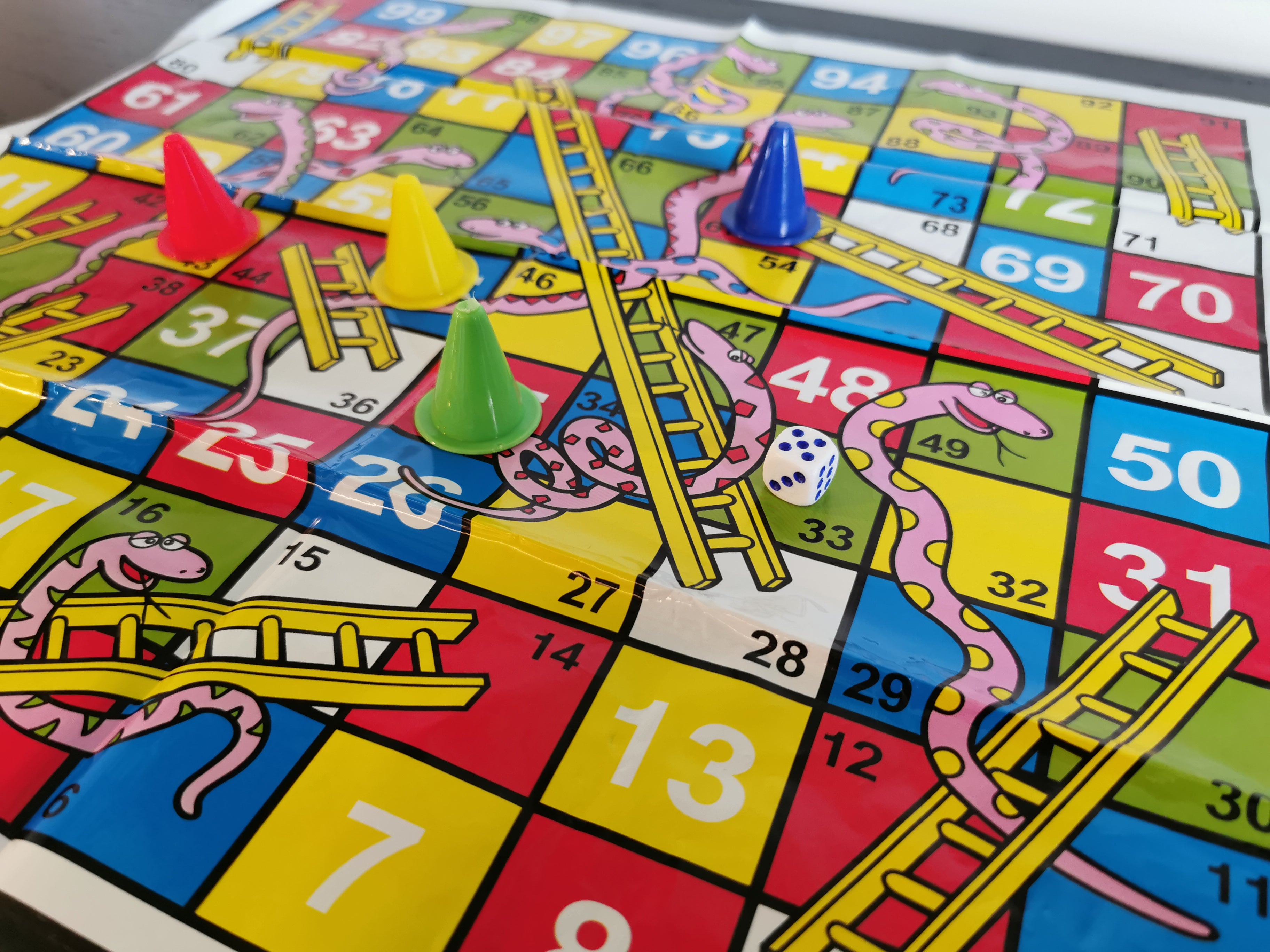 Lauamäng  "Maod ja redelid" (kokku volditav)