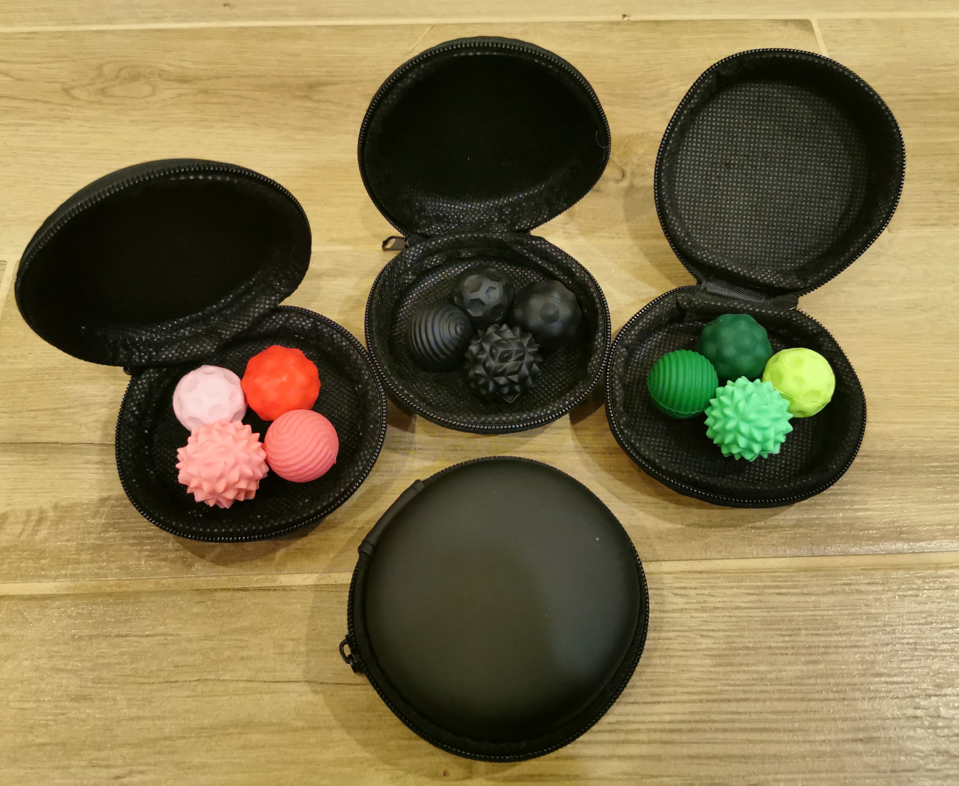 Silikoonist magnetilised sensoorsed pallid, 4 tk