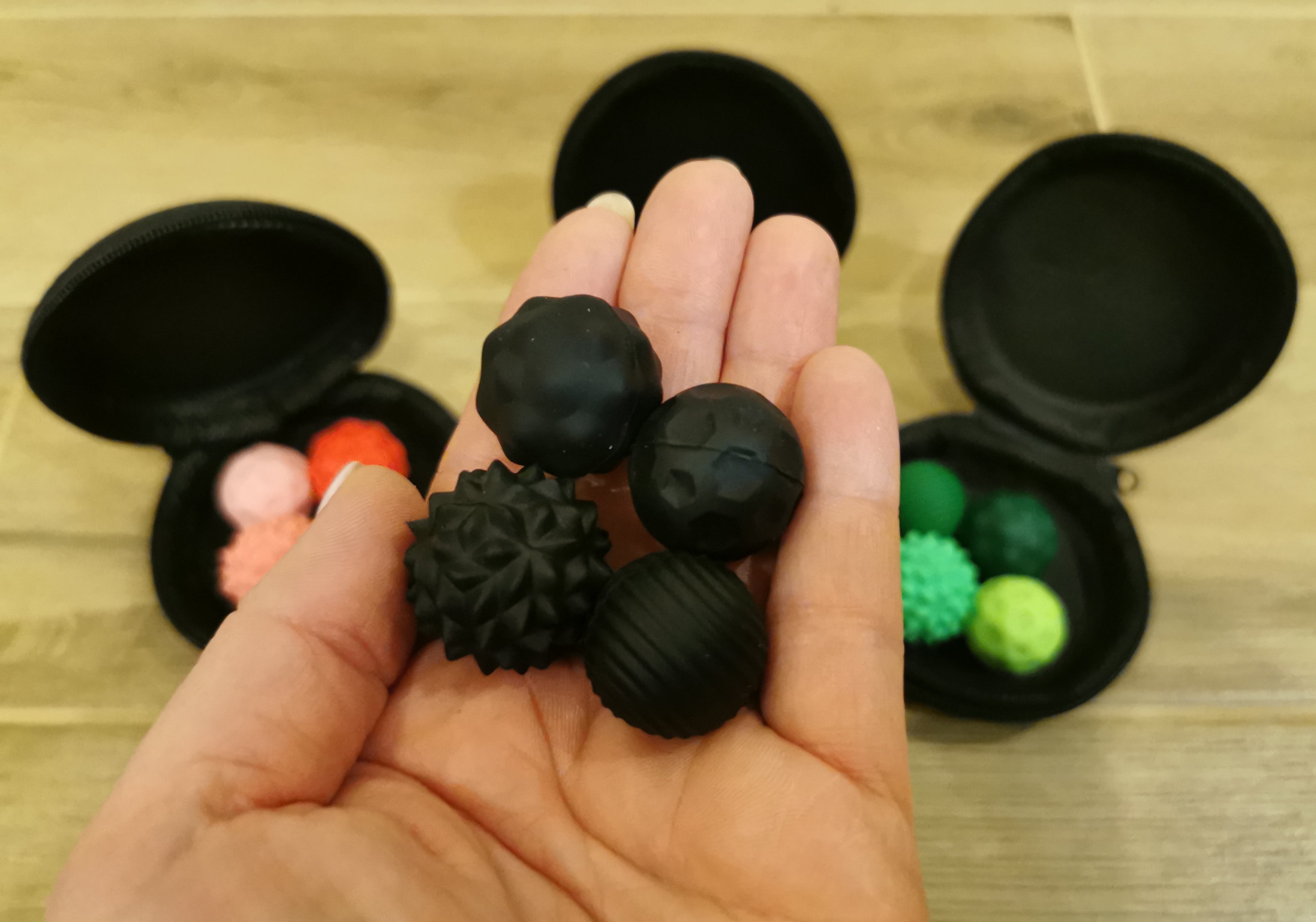 Silikoonist magnetilised sensoorsed pallid, 4 tk