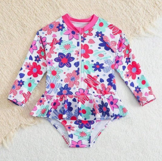 Pikkade varrukatega trikoo (lilledega)