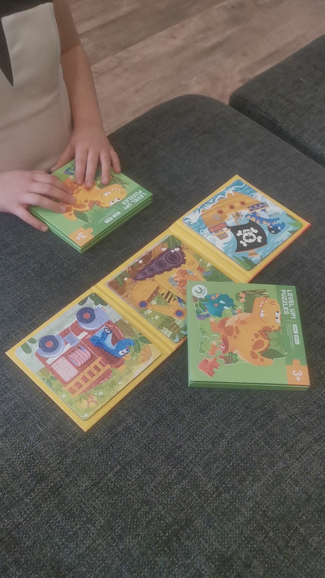 Raamatuks kokkuvolditav magnetpusle